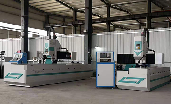 小型數控鉆床加工中心開機及回原點的操作注意事項